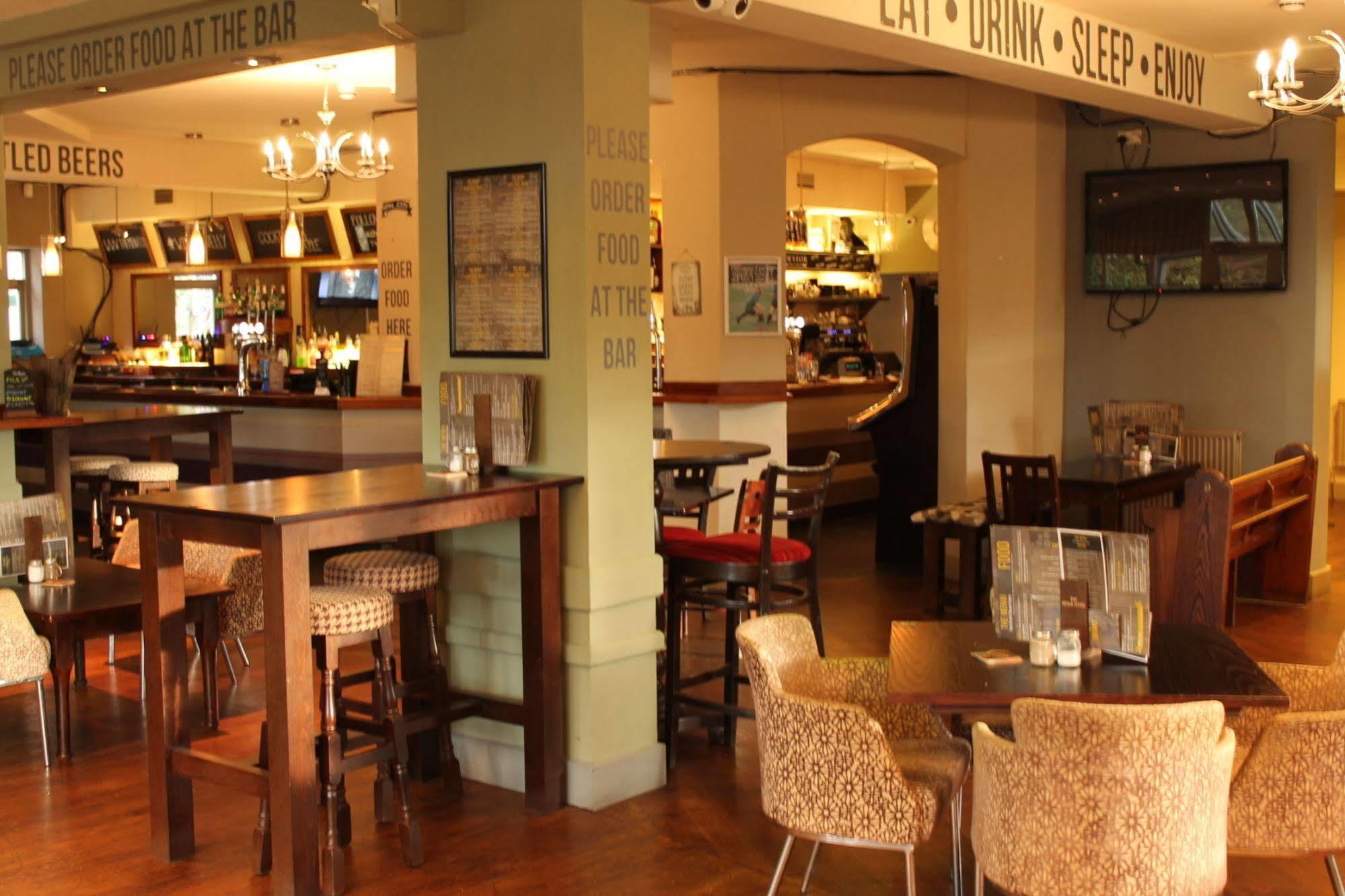 The Menai Hotel And Bar แบงเกอร์ ภายนอก รูปภาพ