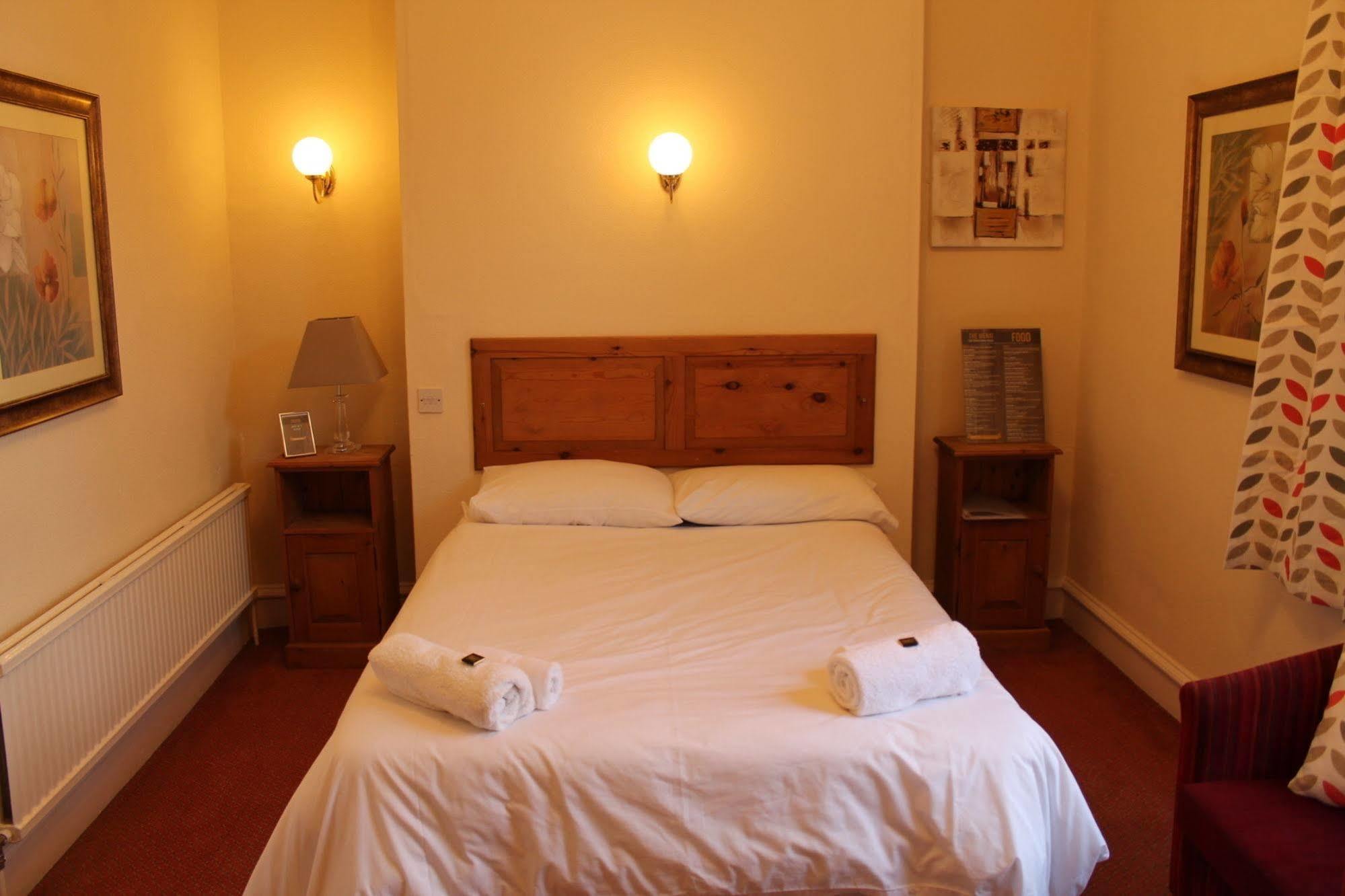 The Menai Hotel And Bar แบงเกอร์ ภายนอก รูปภาพ
